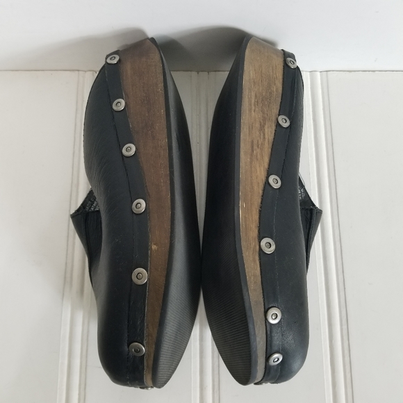Canyon River Blues Leather Clogs - Picture 7 of 16